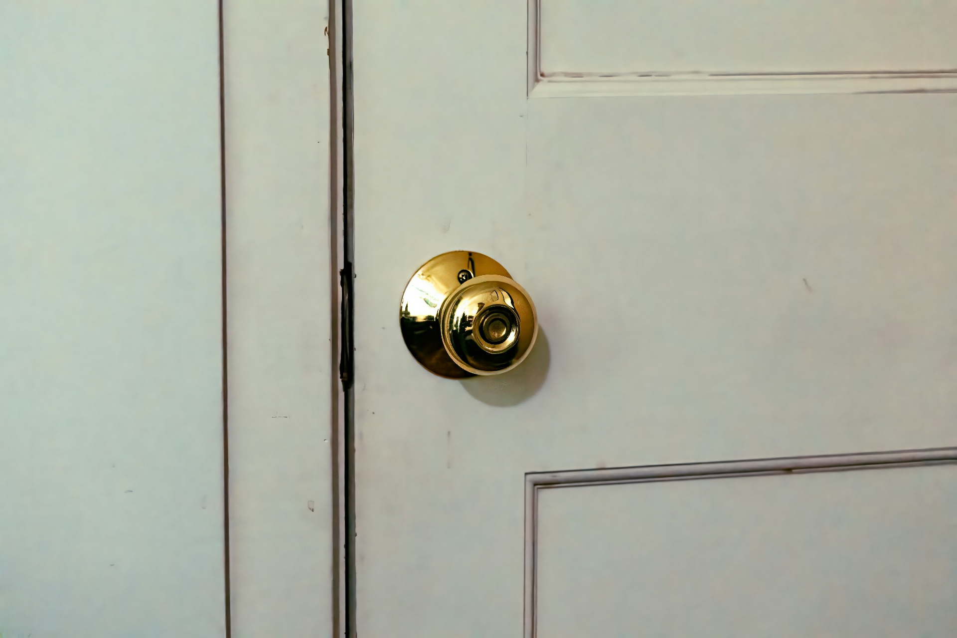 Bedroom door knob install
